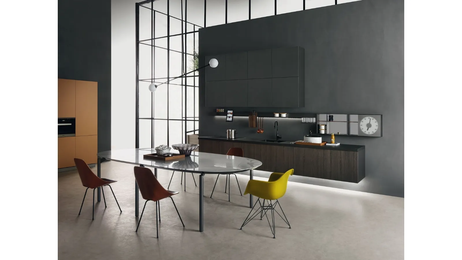 Cucina Design lineare con basi sospese InDada in bilaminato Rovere Cacao di Molteni & C